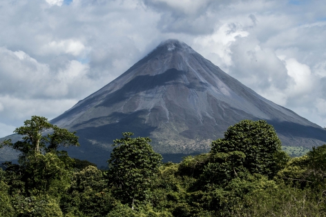  Arenal volcano